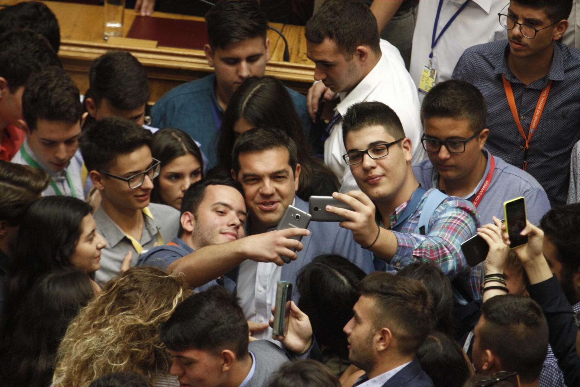 tsipras-selfie2-1000