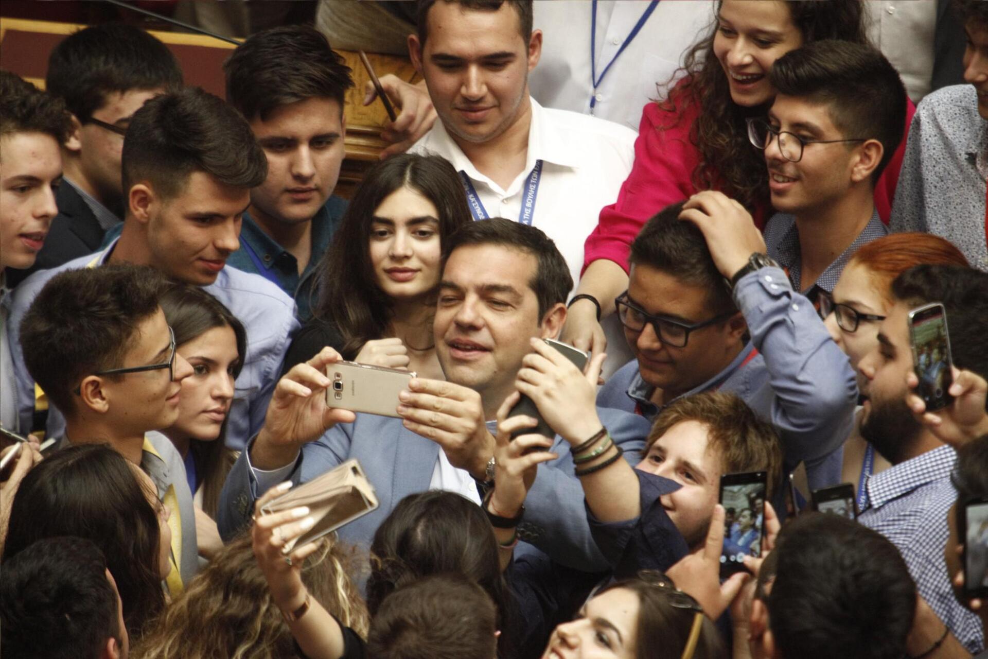 tsipras-selfie3-1000