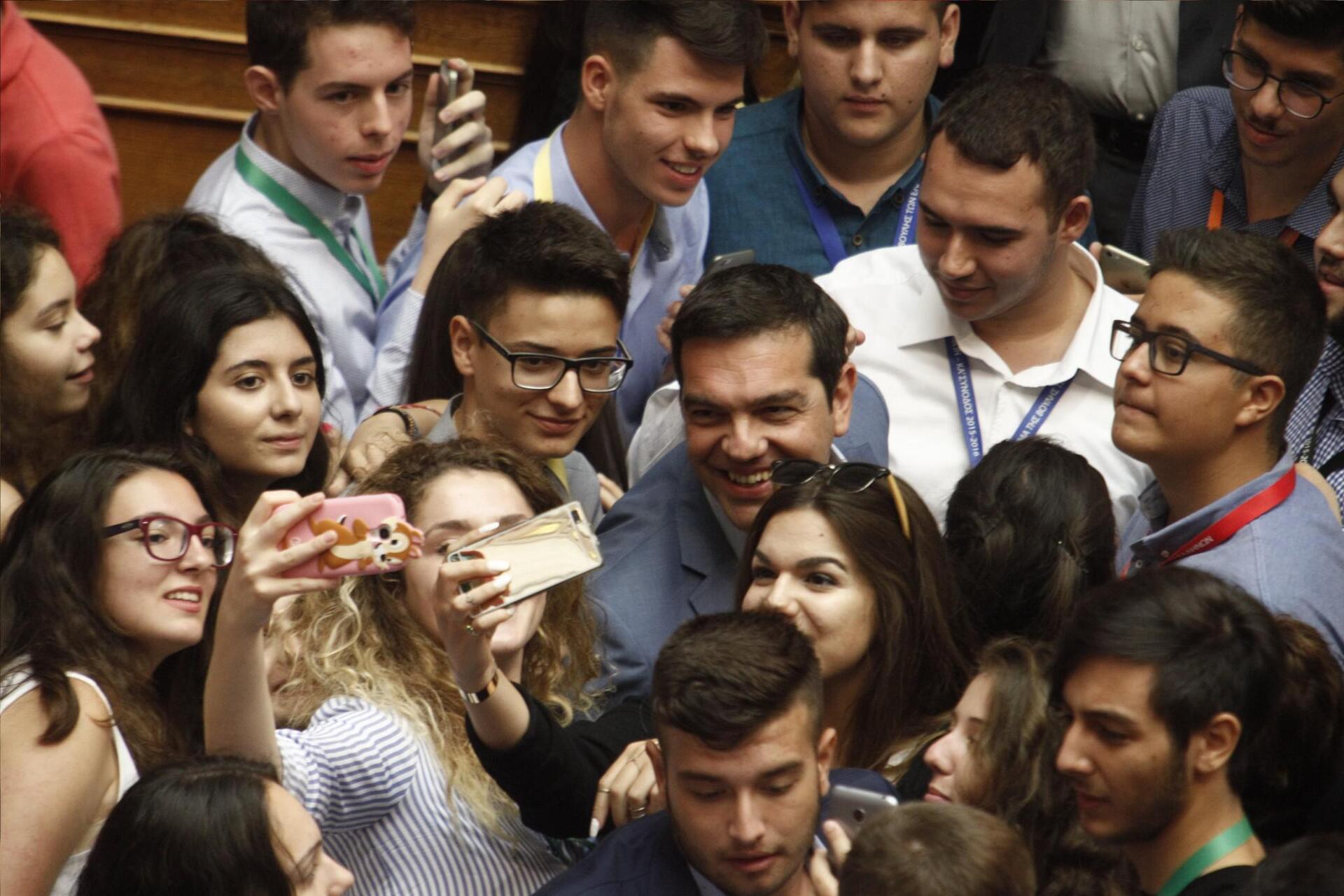 tsipras-selfie6-1000