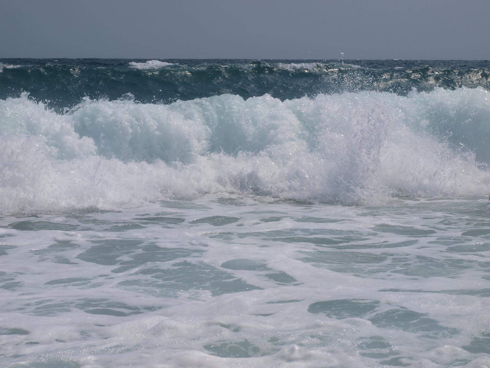 Βόλος: Πανικός στην παραλία – Λίγο έλειψε τα απόνερα του νερού να πνίξουν το 12χρονο κοριτσάκι
