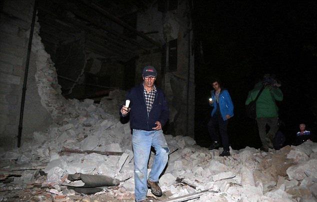 italia-seismos-katastrofes-1300-12