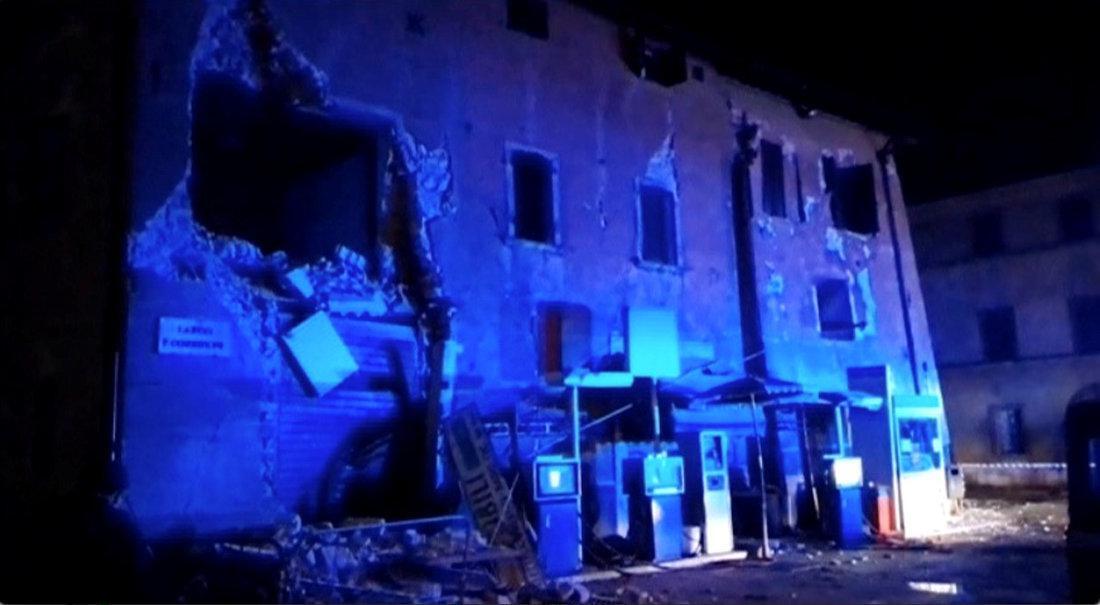 Still image from video shows damaged building after an earthquake in Visso, Italy October 26, 2016. REUTERS/Reuters Tv TPX IMAGES OF THE DAY
