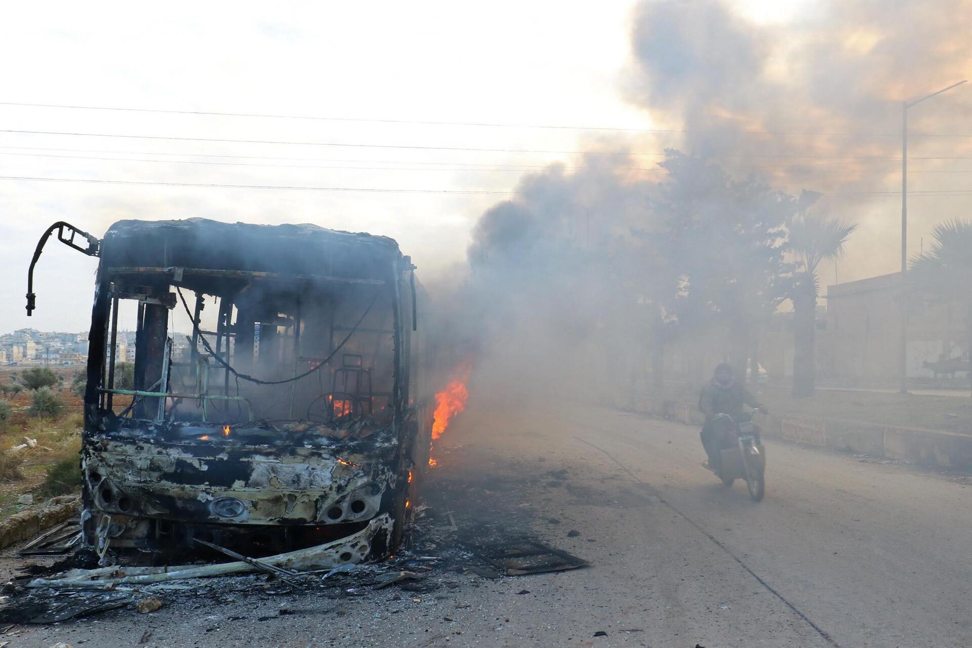 Αντάρτες επιτέθηκαν στα λεωφορεία που θα απομάκρυναν αμάχους από το Χαλέπι