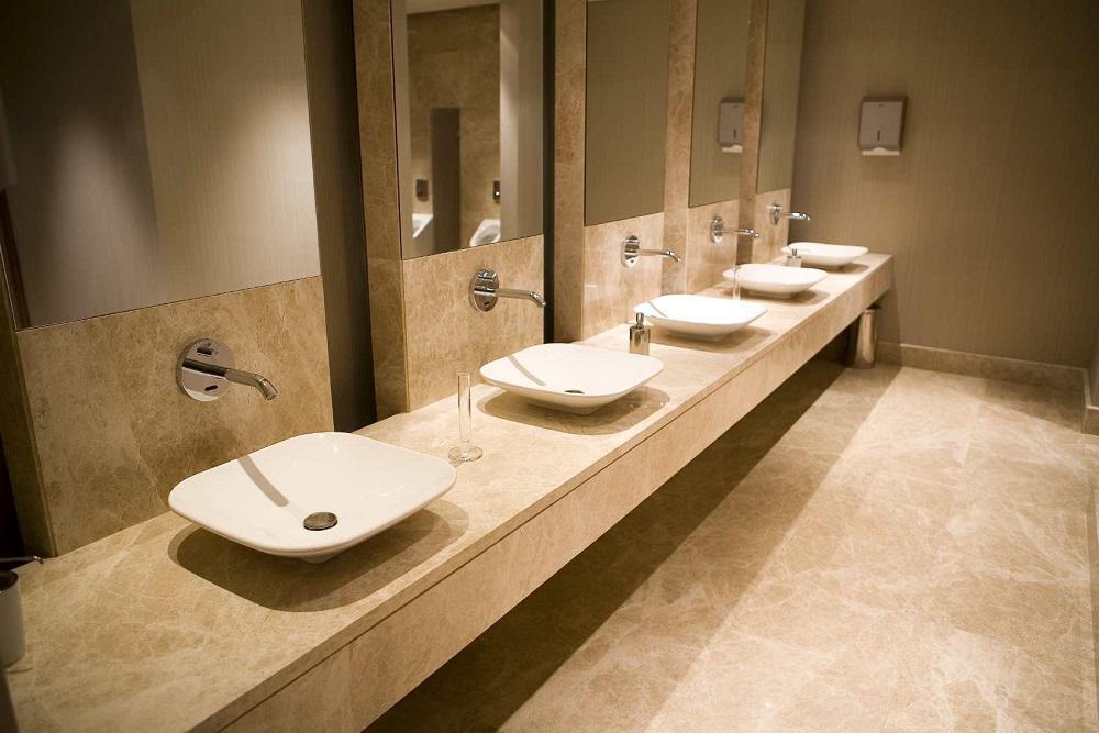 Κορονοϊός: Πόσο κινδυνεύει κανείς να κολλήσει σε δημόσια τουαλέτα;