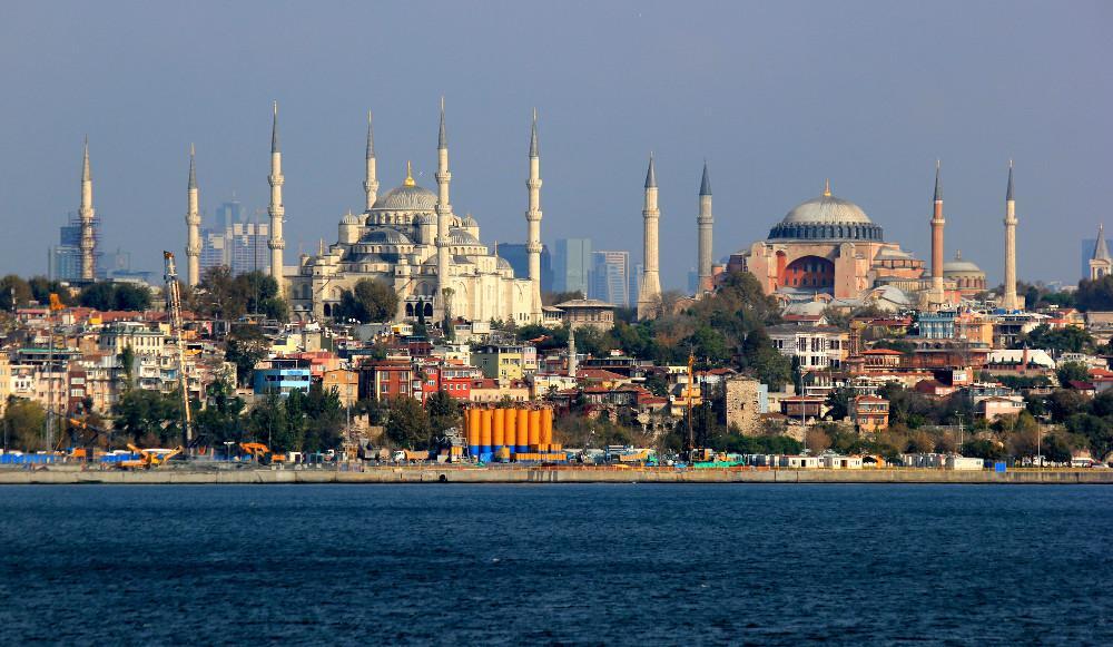 Σε δεινή οικονομική θέση η Τουρκία - Η «άρρωστη» λίρα στις διεθνείς συναλλαγές