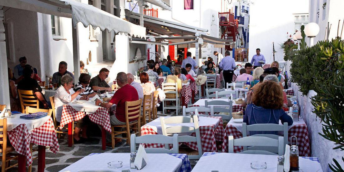 Επιφυλακτικοί οι Έλληνες για ταβέρνα και διακοπές
