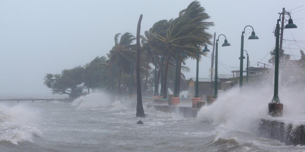 Πλησιάζει απειλητικά ο τυφώνας Ντόριαν στις Μπαχάμες – Κινείται με 240 χλμ. την ώρα