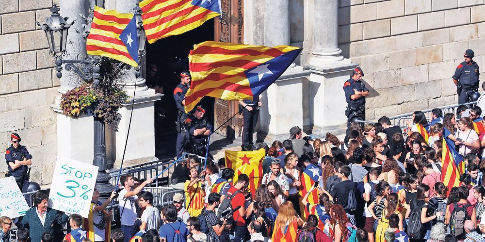Ξεκινά η δίκη των ηγετών του καταλανικού αυτονομιστικού κινήματος