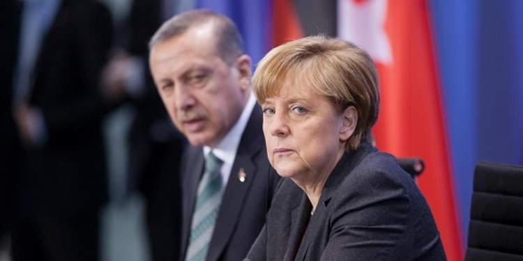 Μέρκελ Γερμανικό ΥΠΕΞ για Κυπριακό: «Ασυμβίβαστη» με παραμέτρους ΟΗΕ η πρόταση 2 κρατών