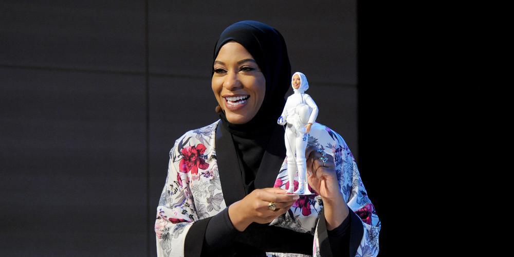 Η Barbie έγινε… μουσουλμάνα και φόρεσε χιτζάμπ! [βίντεο]