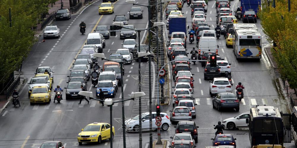 Ταλαιπωρία στους δρόμους της Αθήνας για τους οδηγούς από το μποτιλιάρισμα