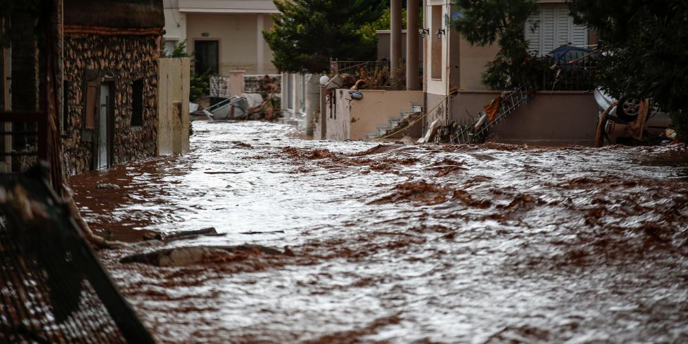 Bloomberg: Τροπική η καταιγίδα που προκάλεσε 21 θανάτους στην Δυτική Αττική