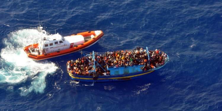 Διασώθηκαν 800 μετανάστες σε 12 ώρες στην κεντρική Μεσόγειο - Δύο νεκροί