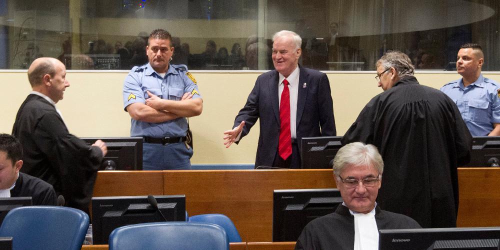 Πώς είναι σήμερα ο Ράτκο Μλάντιτς – Περιμένει την απόφαση του δικαστηρίου