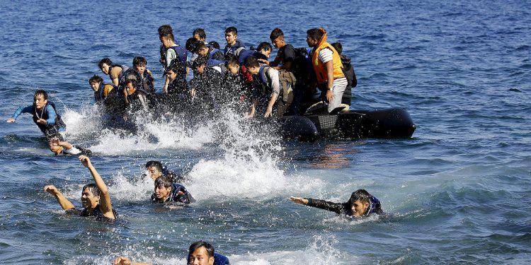 Έκτακτο ΚΥΣΕΑ για τα προσφυγικά κύματα από την Τουρκία που φτάνουν στα νησιά μας