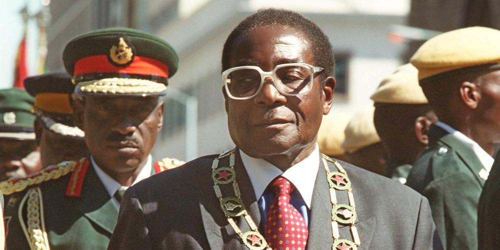 Παραιτήθηκε ο πρόεδρος της Ζιμπάμπουε Ρόμπερτ Μουγκάμπε