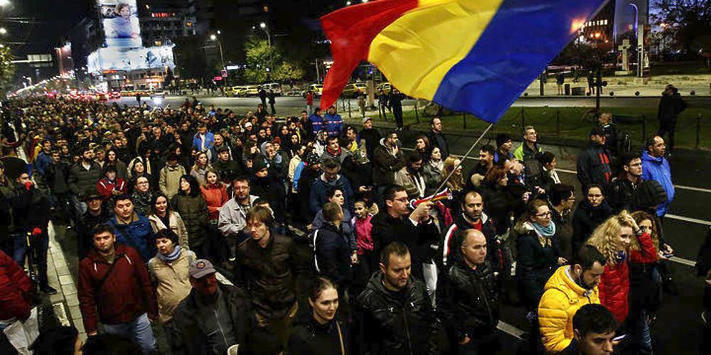 Xιλιάδες Ρουμάνοι στους δρόμους κατά της κυβέρνησης