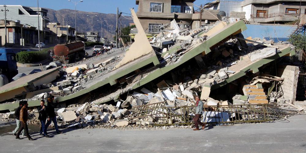 «Θαύμα» στο Ιράν: Βρέθηκε ζωντανό αγοράκι τρεις μέρες μετά το σεισμό