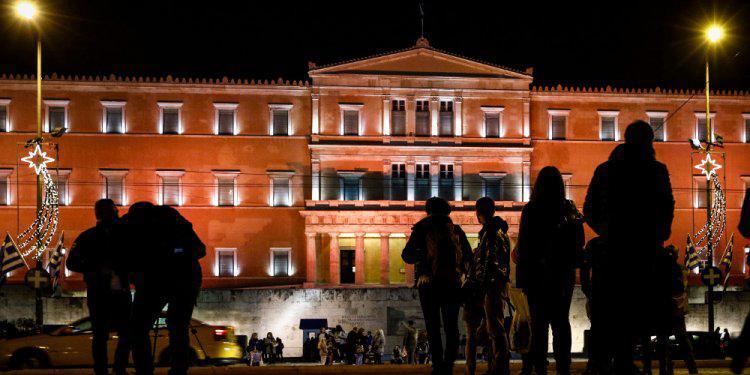 Guardian: Κολοσσιαία αποτυχία η ελληνική διάσωση