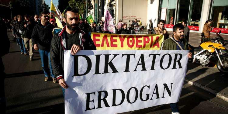 Πορεία Κούρδων κατά του Ερντογάν στο κέντρο της Αθήνας