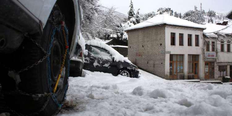 Που χρειάζονται αντιολισθητικές αλυσίδες στη Μακεδονία λόγω χιονιού