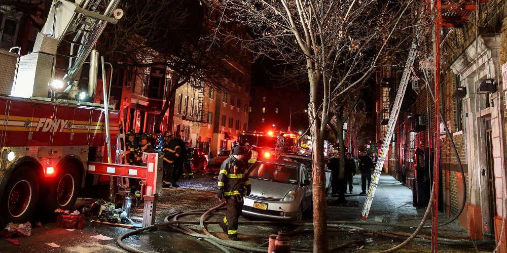 Τραγωδία στην Νέα Υόρκη: 12 νεκροί από πυρκαγιά σε πολυκατοικία στο Μπρονξ