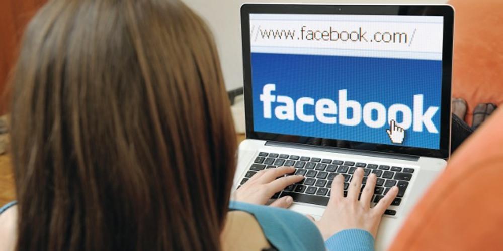 Ξεκίνησε η δίκη για τη δολοφονία του Facebook: Ξέσπασαν οι γονείς του θύματος