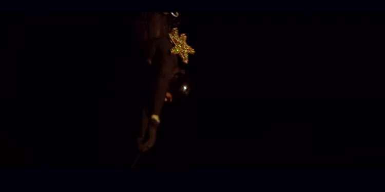 Το επικό βίντεο της ΕΛ.ΑΣ. για τα Χριστούγεννα: ΕΚΑΜίτης βάζει φαντασμαγορικά το αστέρι!