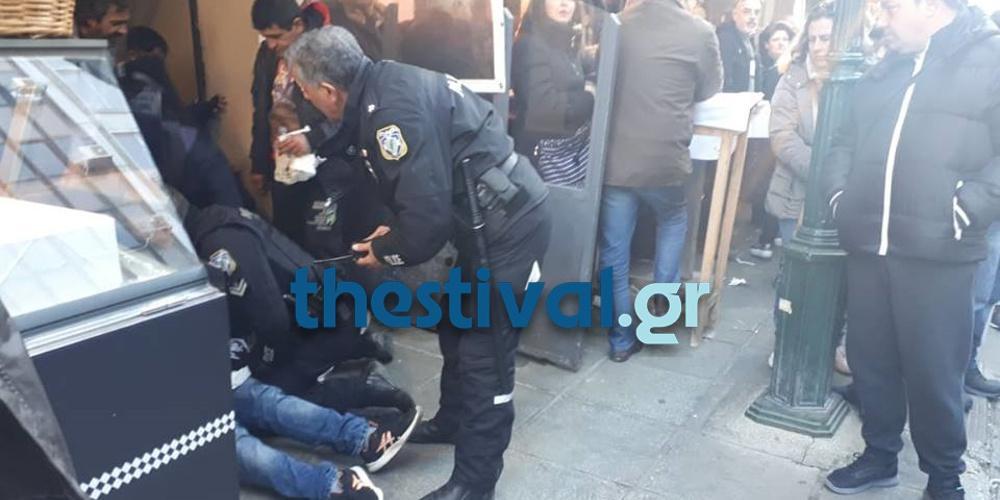 Μαχαιρώματα στο κέντρο της Θεσσαλονίκης – Ενας τραυματίας [εικόνες]