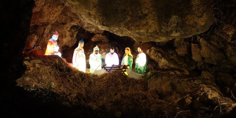 Η πιο εντυπωσιακή φάτνη των Χριστουγέννων βρίσκεται μέσα σε σπηλιά [εικόνες]