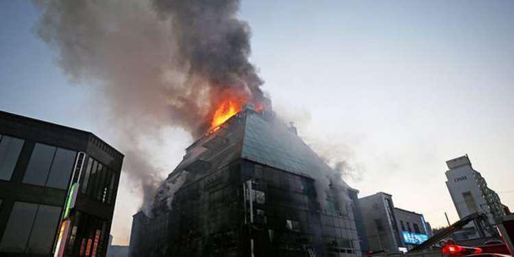 Τουλάχιστον 16 νεκροί από φωτιά σε πολυώροφο κτίριο στη Νότια Κορέα [εικόνες]