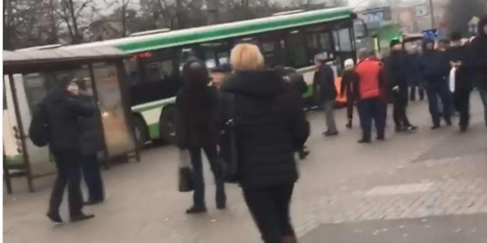 Λεωφορείο έπεσε πάνω σε στάση στη Μόσχα - Τουλάχιστον τρεις τραυματίες