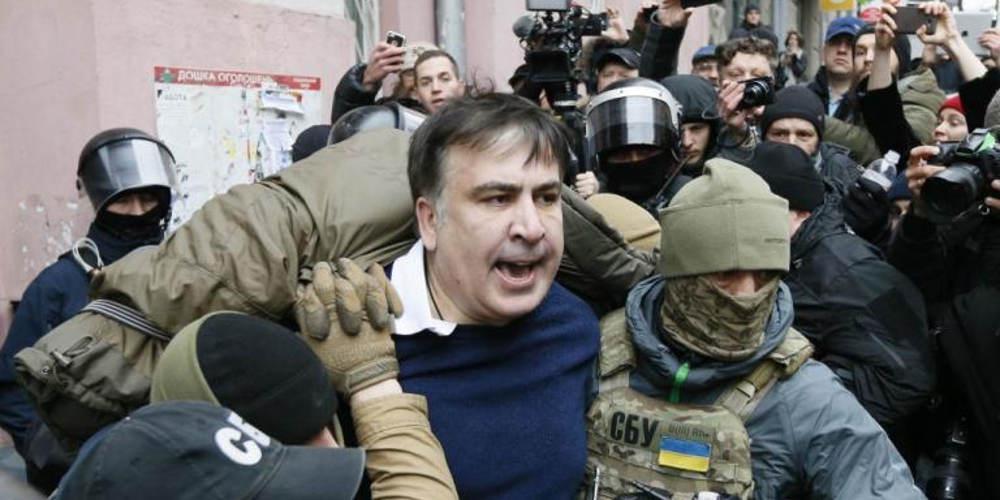 Συνελήφθη ο πρώην πρόεδρος της Γεωργίας που απειλούσε να πέσει από ταράτσα
