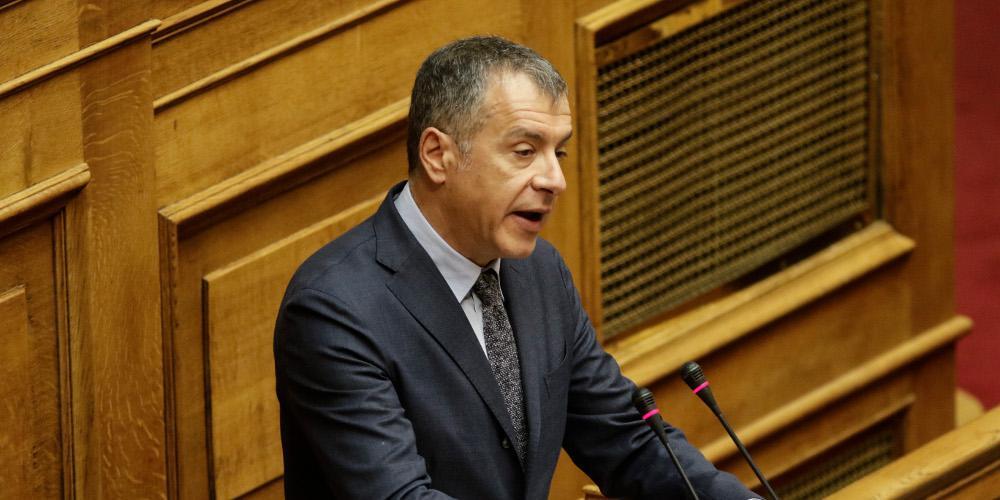 Θεοδωράκης: Η κυβέρνηση είναι ανίκανη για την ανάπτυξη
