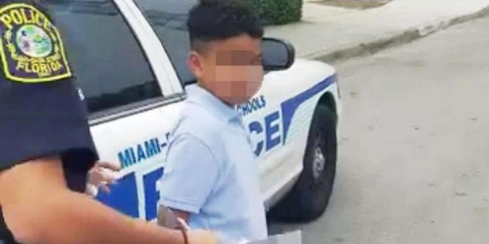 Απίστευτο: 7χρονος γρονθοκόπησε την δασκάλα του και συνελήφθη