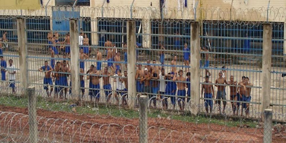 Νεκροί δέκα κρατούμενοι σε συγκρούσεις στη Βραζιλία