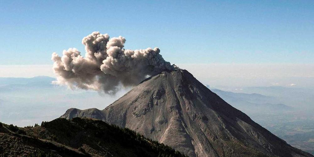 Σε συναγερμό η Ιαπωνία για πιθανή ηφαιστειακή έκρηξη