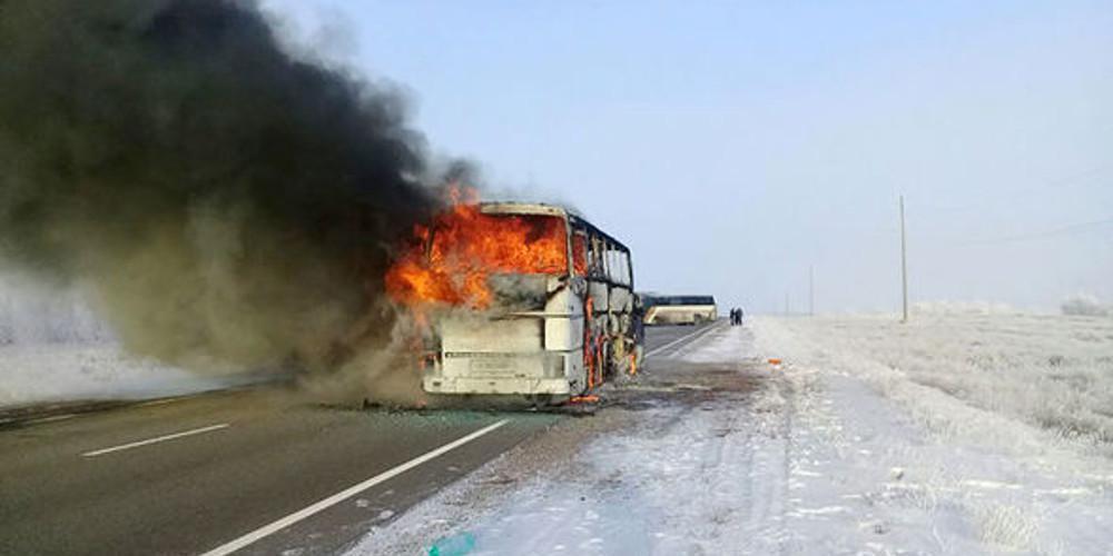 Τραγωδία: 52 νεκροί μετά από φωτιά σε λεωφορείο στο Καζακστάν