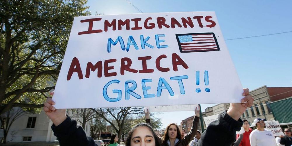 Ο Τραμπ αλλάζει στάση: Αίρεται η απαγόρευση εισόδου προσφύγων από 11 χώρες στις ΗΠΑ
