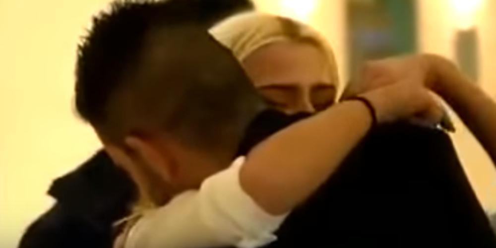 «Λύγισε» η Λάουρα Νάργες: Έβαλε τα κλάματα αποχαιρετώντας τον Μουρούτσο για το Survivor [βίντεο]