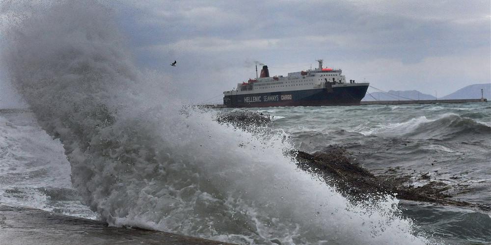 Απαγορευτικό στα πλοία και κλειστά σχολεία στο Αιγαίο ελέω «Ξενοφώντα»
