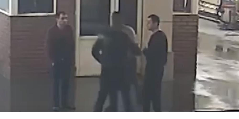 Σοκ στη Μόσχα: Πελάτης σκότωσε εργαζόμενο σε πλυντήριο γιατί άργησε να του πλύνει το αμάξι! [βίντεο]