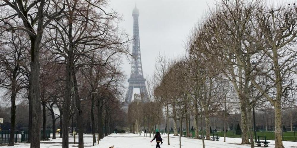 Εκλεισε ο Πύργος του Άιφελ από τον χιονιά που σαρώνει την Γαλλία
