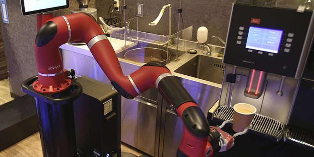 Αυτό το ρομπότ φτιάχνει καφέ με το ένα χέρι! [βίντεο]