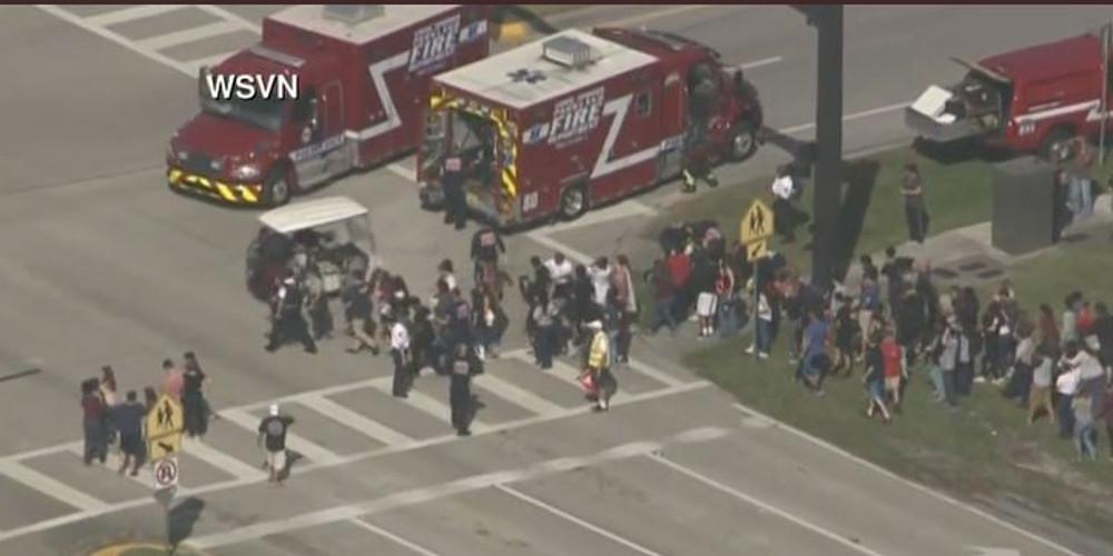 Δείτε live: Πυροβολισμοί σε σχολείο στη Φλόριντα - Αναφορές για «πολλά θύματα» [εικόνες & βίντεο]