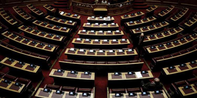 Βουλή: Εγκρίθηκαν οι ΠΝΠ με τα μέτρα κατά της διασποράς και διάδοσης του κορωνοϊού