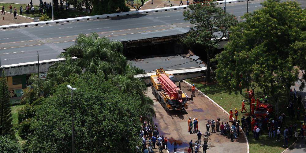 Τμήμα αυτοκινητόδρομου κατέρρευσε στην Μπραζίλια