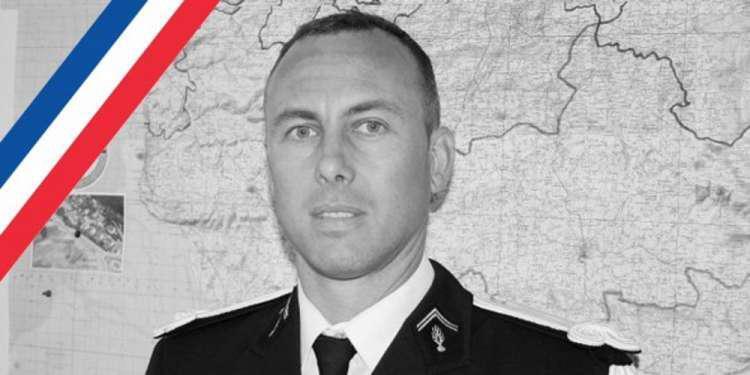 Πέθανε ο αστυνομικός που πήρε τη θέση των ομήρων στο τρομοκρατικό χτύπημα στη Γαλλία
