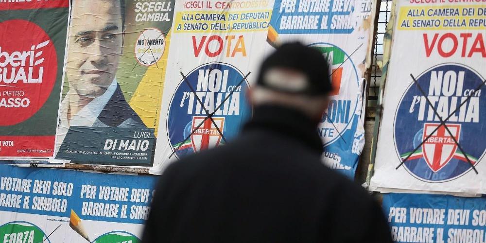 Ιταλικές εκλογές: Στο 58,5% η προσέλευση στις κάλπες μέχρι το απόγευμα - Δεν έλειψαν τα προβλήματα