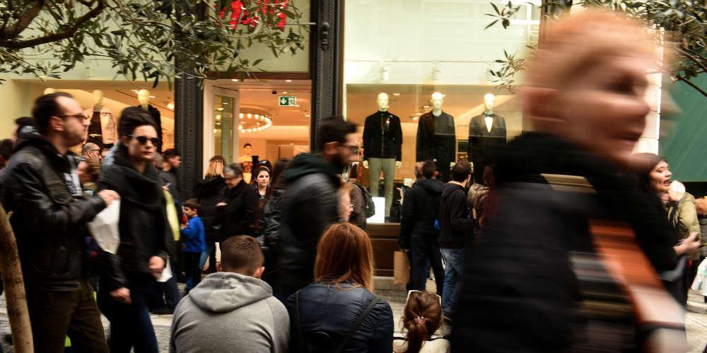 Εορταστικό ωράριο Χριστουγέννων: Ποιες Κυριακές θα είναι ανοιχτά τα καταστήματα